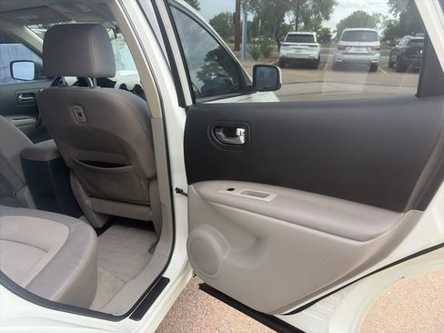 Used 2013 Nissan Rogue SV FWD image 15