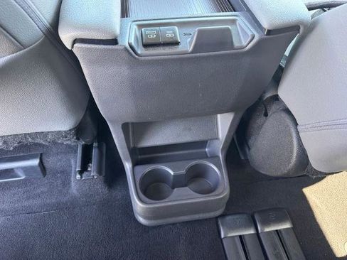 Used 2024 Toyota Sienna XLE FWD image 30