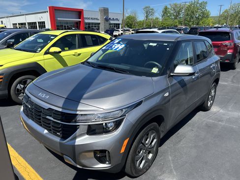 Used 2026 Kia Seltos LX AWD/4WD image 1