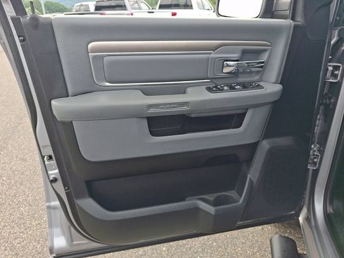 Used 2019 RAM 1500 Warlock AWD/4WD image 12