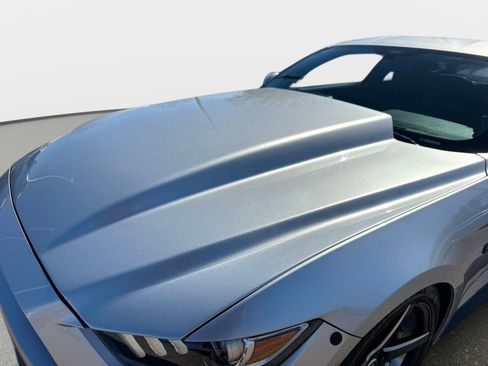 Used 2017 Ford Mustang GT Premium image 9