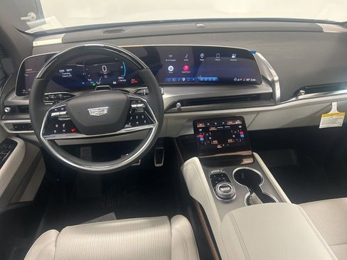 Used 2026 Cadillac Vistiq Sport w/ LPO, Floor Liner Package image 15