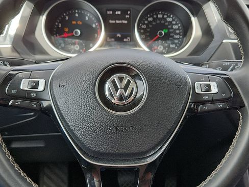 Used 2021 Volkswagen Tiguan SE FWD image 11
