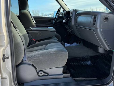 Used 2004 Chevrolet Silverado 2500 LS image 11