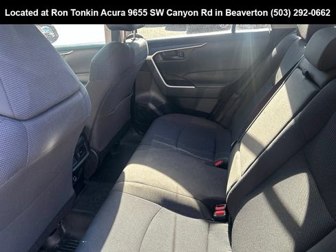 Used 2022 Toyota RAV4 LE AWD/4WD image 9