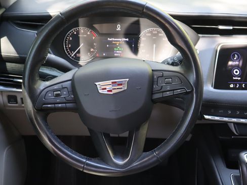Used 2019 Cadillac XT4 Premium Luxury w/ Driver Assist Package FWD image 17
