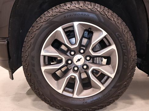 Used 2021 Chevrolet Silverado 1500 RST w/ Z71 Off-Road Package AWD/4WD image 38