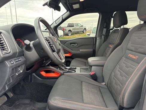 Used 2022 Nissan Frontier Pro-X image 11