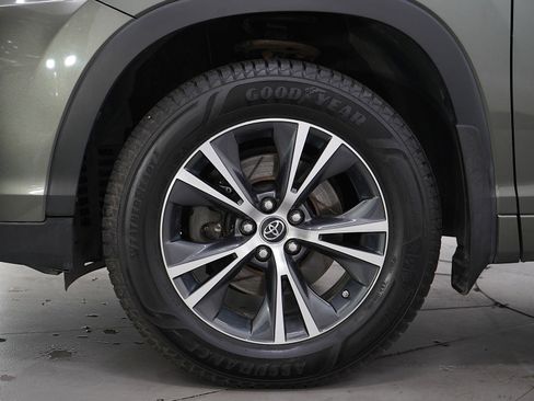 Used 2017 Toyota Highlander Plus image 31