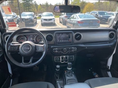Used 2021 Jeep Gladiator Sport AWD/4WD image 18