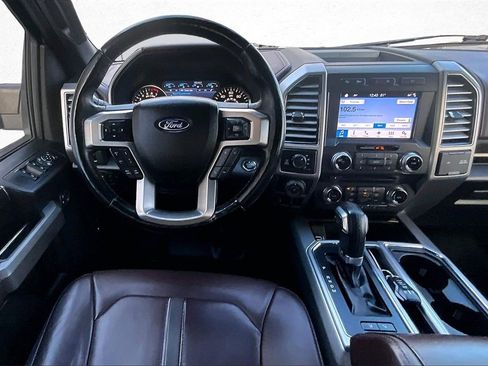 Used 2017 Ford F150 Platinum w/ Equipment Group 701A Luxury image 10