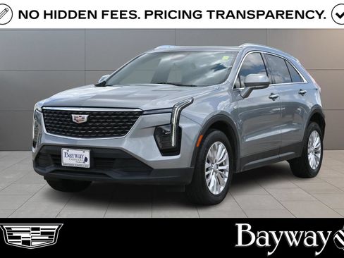 Used 2024 Cadillac XT4 Luxury w/ Cold Weather Package FWD image 1