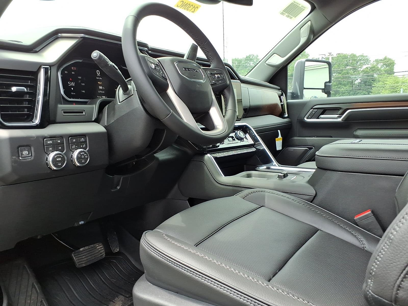 New 2026 GMC Sierra 2500 Denali w/ LPO, GMC Protection Package AWD/4WD image 12