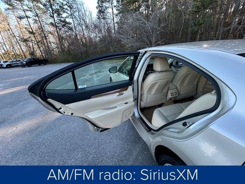 Used 2014 Lexus ES 300h image 15