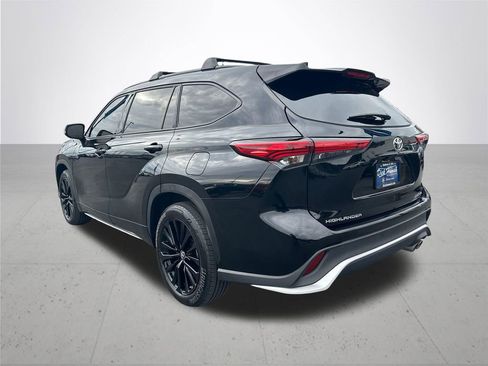 Used 2023 Toyota Highlander XSE AWD/4WD image 9