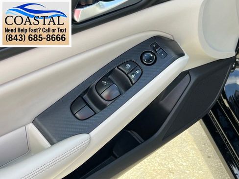Used 2025 Nissan Altima 2.5 SV FWD image 7