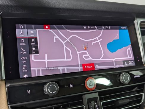 New 2026 Porsche Macan image 33