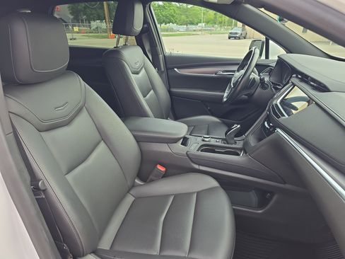 Used 2023 Cadillac XT5 Luxury AWD/4WD image 10