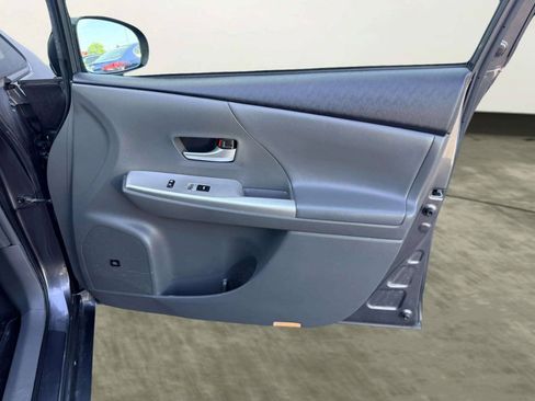 Used 2012 Toyota Prius V Five FWD image 32