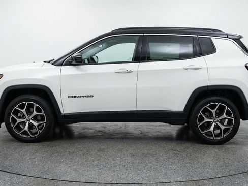 Used 2025 Jeep Compass Limited AWD/4WD image 5