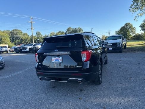 Used 2022 Ford Explorer XLT w/ Equipment Group 202A image 14