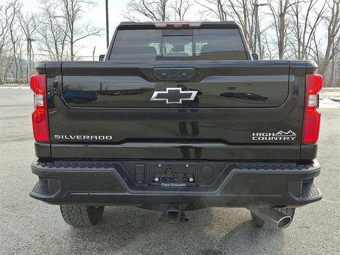 Used 2024 Chevrolet Silverado 3500 High Country w/ High Country Premium Package image 9