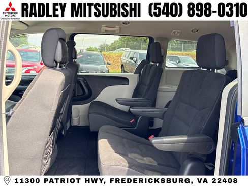 Used 2019 Dodge Grand Caravan SE w/ UConnect Hands-Free Group FWD image 12