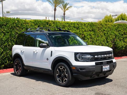 Used 2022 Ford Bronco Sport Outer Banks w/ Tech Package AWD/4WD image 1