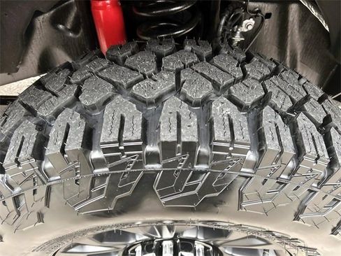 Used 2022 Ford F250 Lariat w/ Tremor Off-Road Package image 21