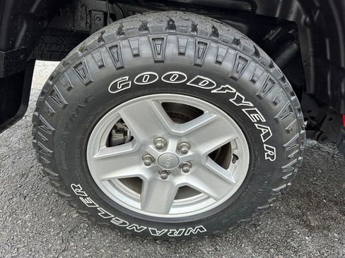 Certified 2021 Jeep Gladiator Sport image 31