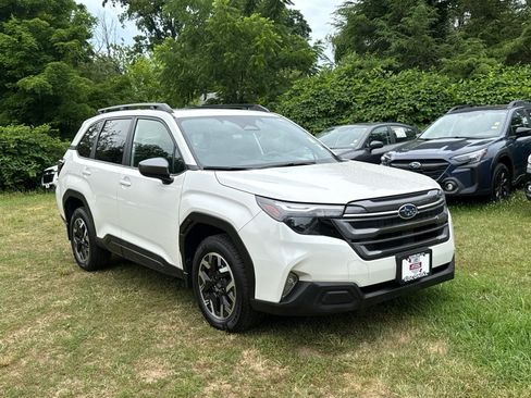 Certified 2025 Subaru Forester Premium AWD/4WD image 7