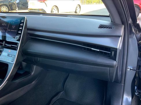 Used 2019 Toyota Avalon XSE w/ All Weather Liner Package FWD image 18