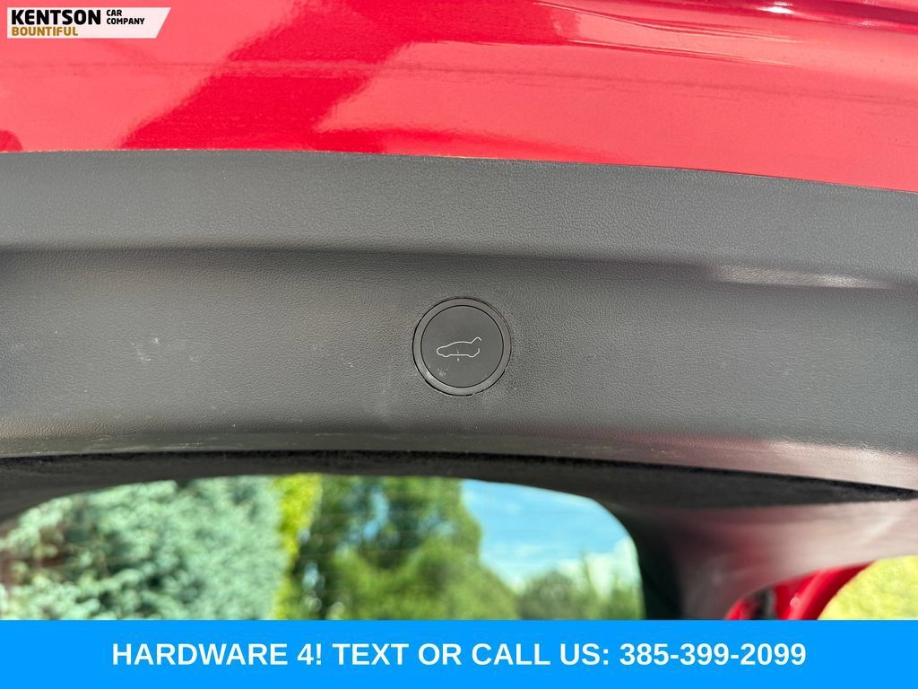 Used 2023 Tesla Model Y Long Range AWD/4WD image 28