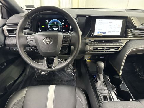 Used 2025 Toyota Camry SE image 27