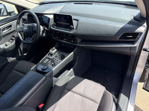 Used 2025 Nissan Rogue SV AWD/4WD image 18