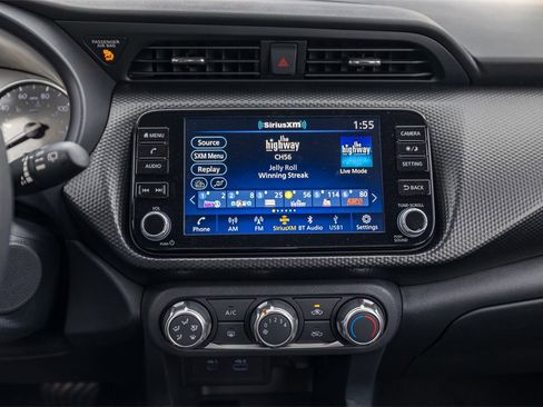 New 2024 Nissan Kicks SV w/ Interior Electronics Package image 13