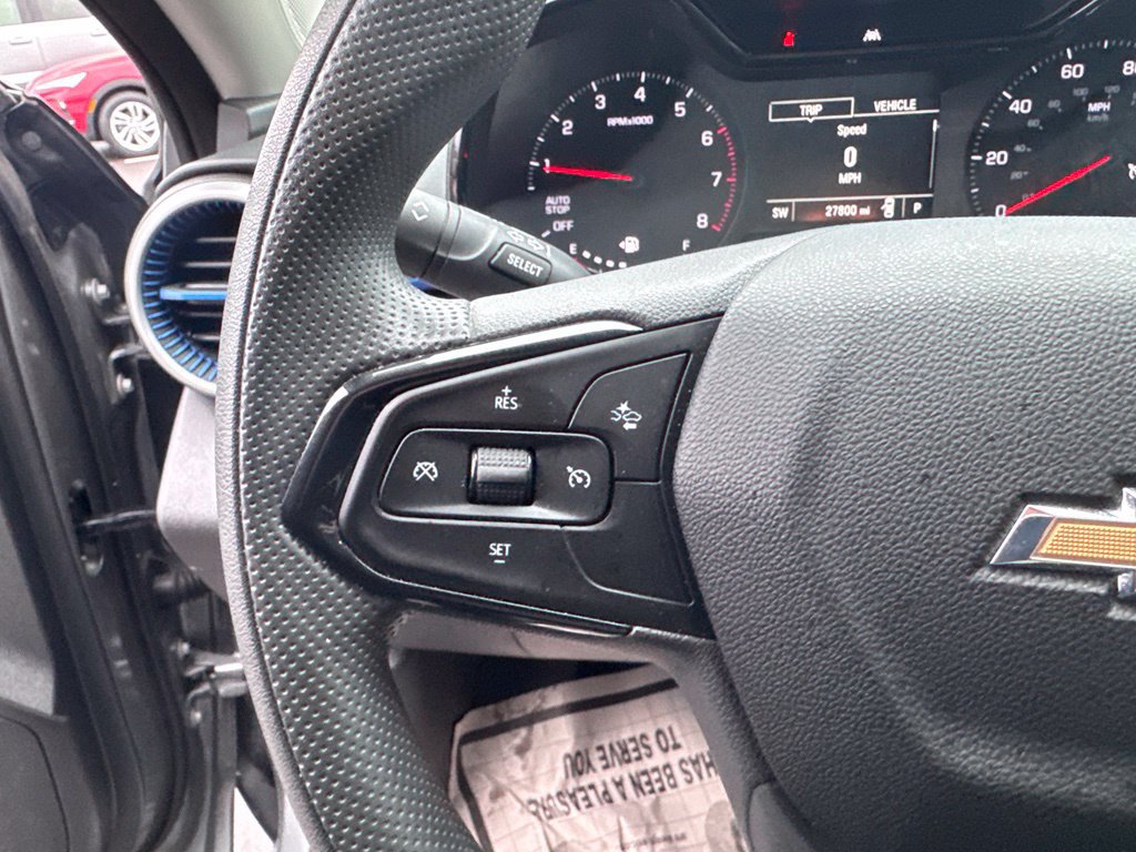 Used 2025 Chevrolet Trax LS w/ LS Convenience Package FWD image 11