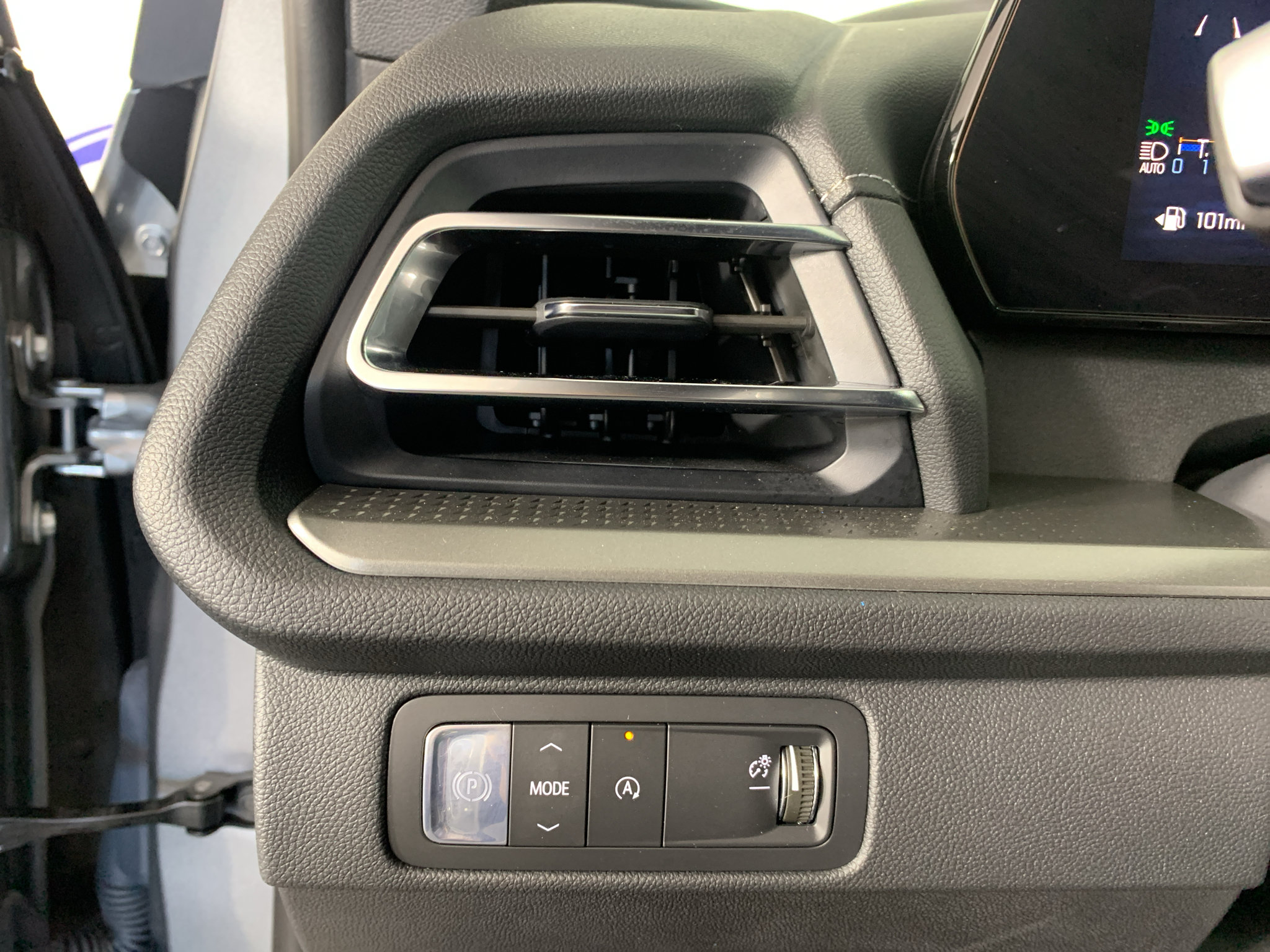 Used 2026 Chevrolet Traverse LT FWD image 16