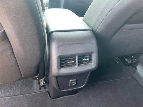 Used 2021 Chevrolet Equinox LT FWD image 24