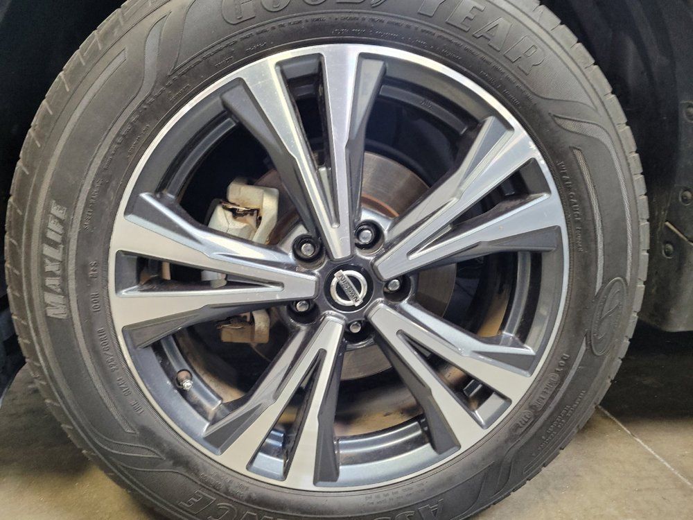 Used 2020 Nissan Rogue SV w/ Sun & Sound Touring Package FWD image 31