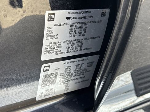 Used 2025 GMC Sierra 1500 SLT w/ SLT Premium Plus Package image 34