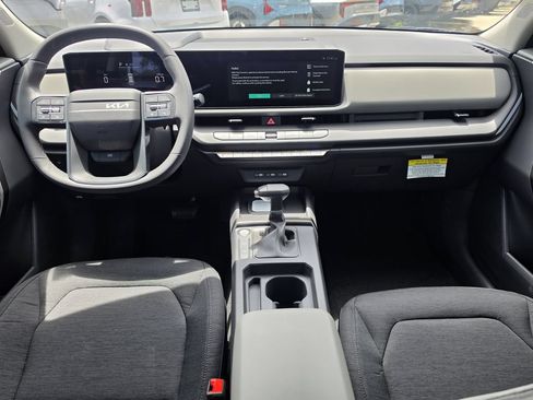 New 2027 Kia Seltos S FWD image 12