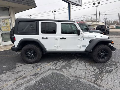 Used 2025 Jeep Wrangler Willys 4xe image 10