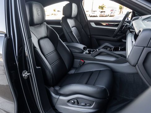 Certified 2026 Porsche Cayenne Coupe AWD/4WD image 41