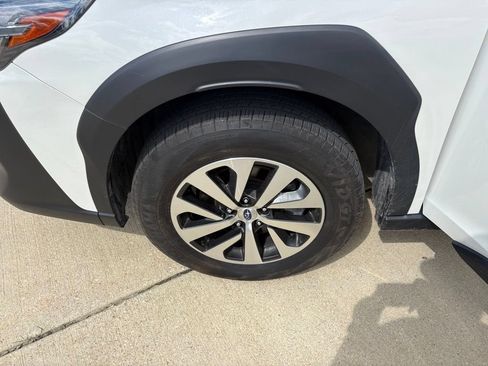 Used 2024 Subaru Outback Premium AWD/4WD image 25