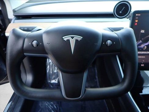 Used 2018 Tesla Model 3 Long Range image 11