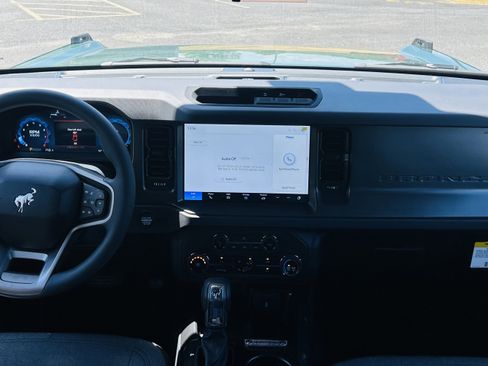 New 2025 Ford Bronco 4-Door image 17