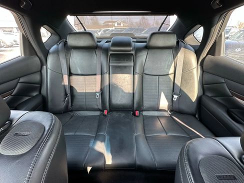 Used 2017 INFINITI Q70 3.7 w/ Technology Package image 16