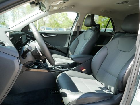 Used 2023 Kia Niro EX FWD image 34