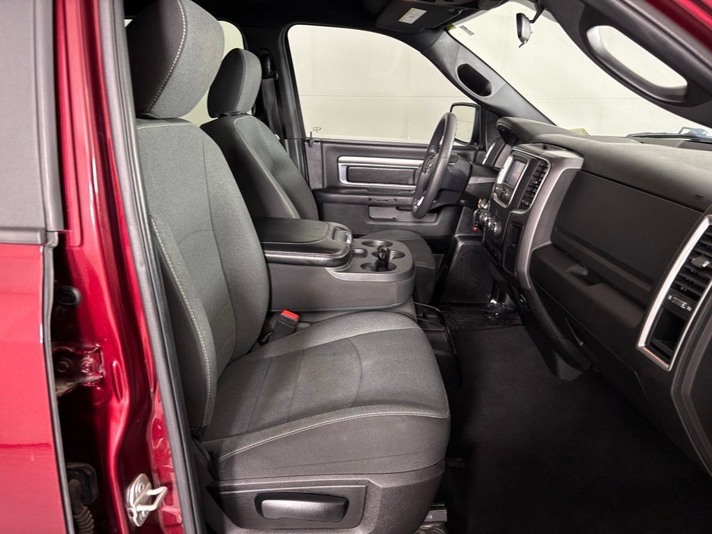 Used 2024 RAM 1500 Warlock AWD/4WD image 39